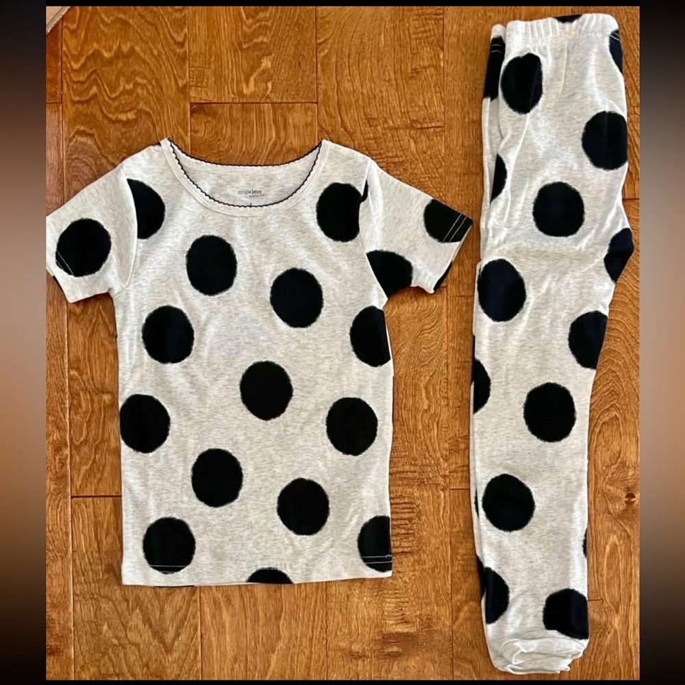 NEW without TAGS! Girls Simple Joys Carters 2-Piece Polka Dot Pajamas - size 5